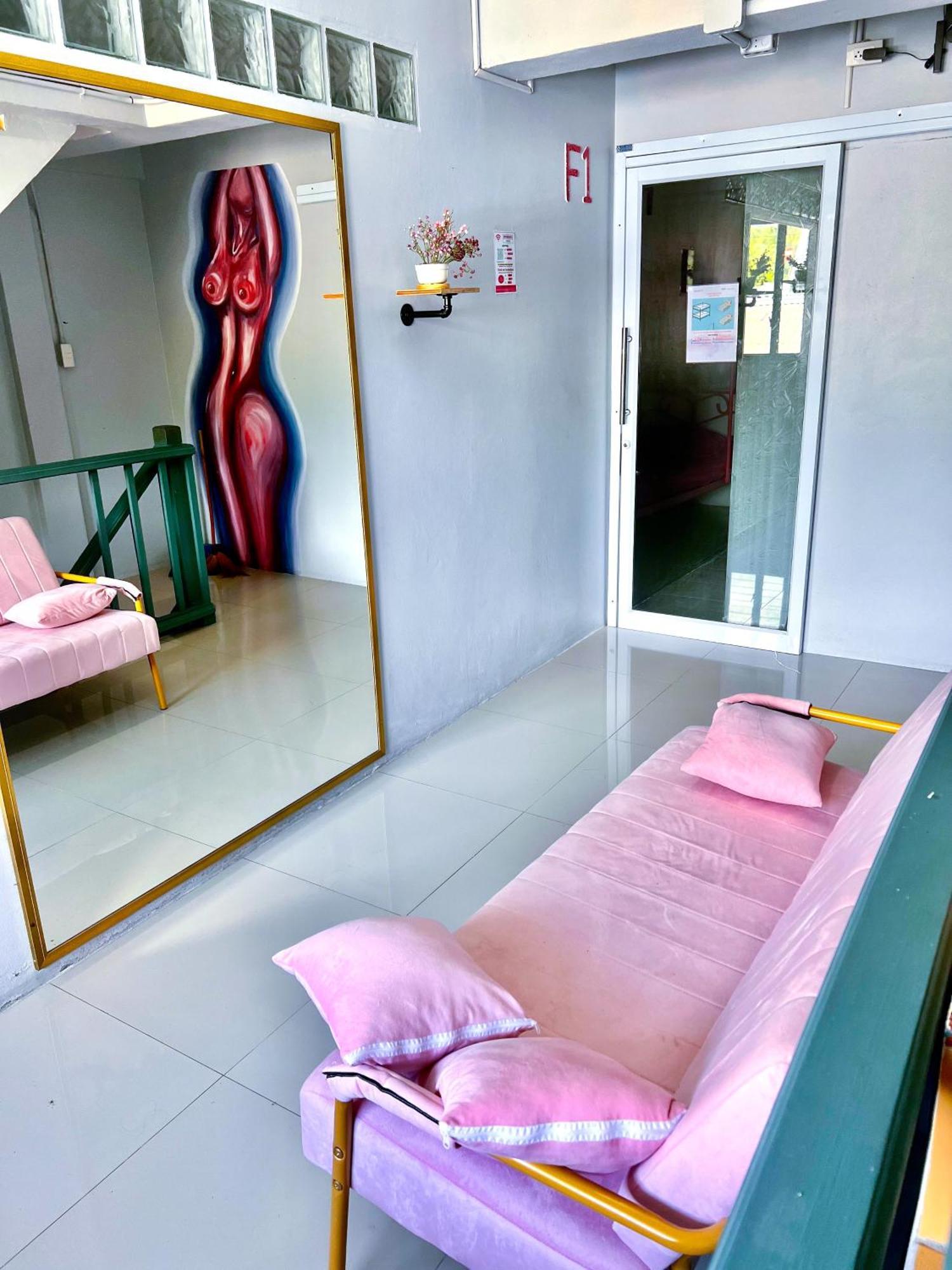טונגסלה Arena Boutique Hotel Female Only מראה חיצוני תמונה