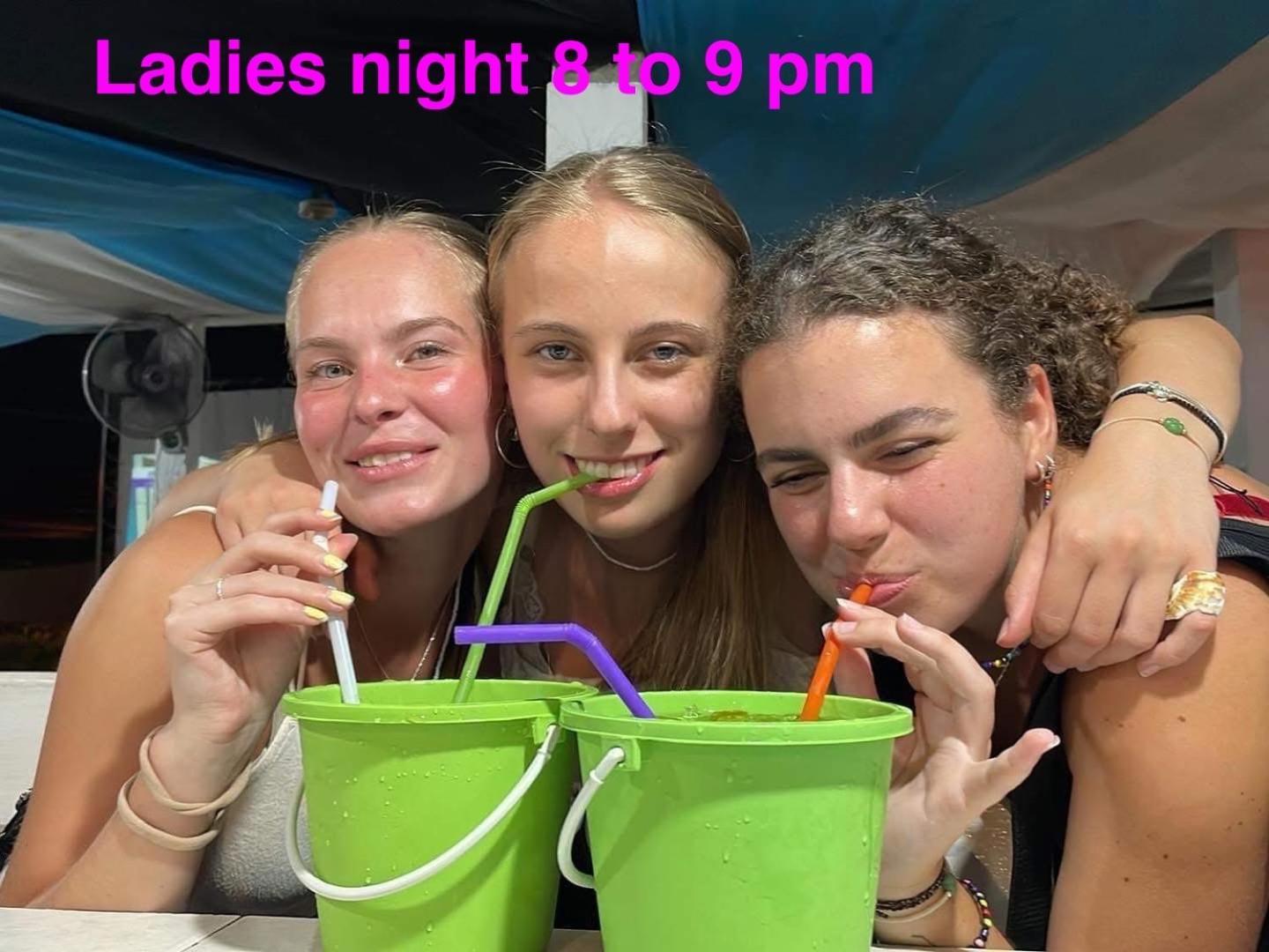 טונגסלה Arena Boutique Hotel Female Only מראה חיצוני תמונה
